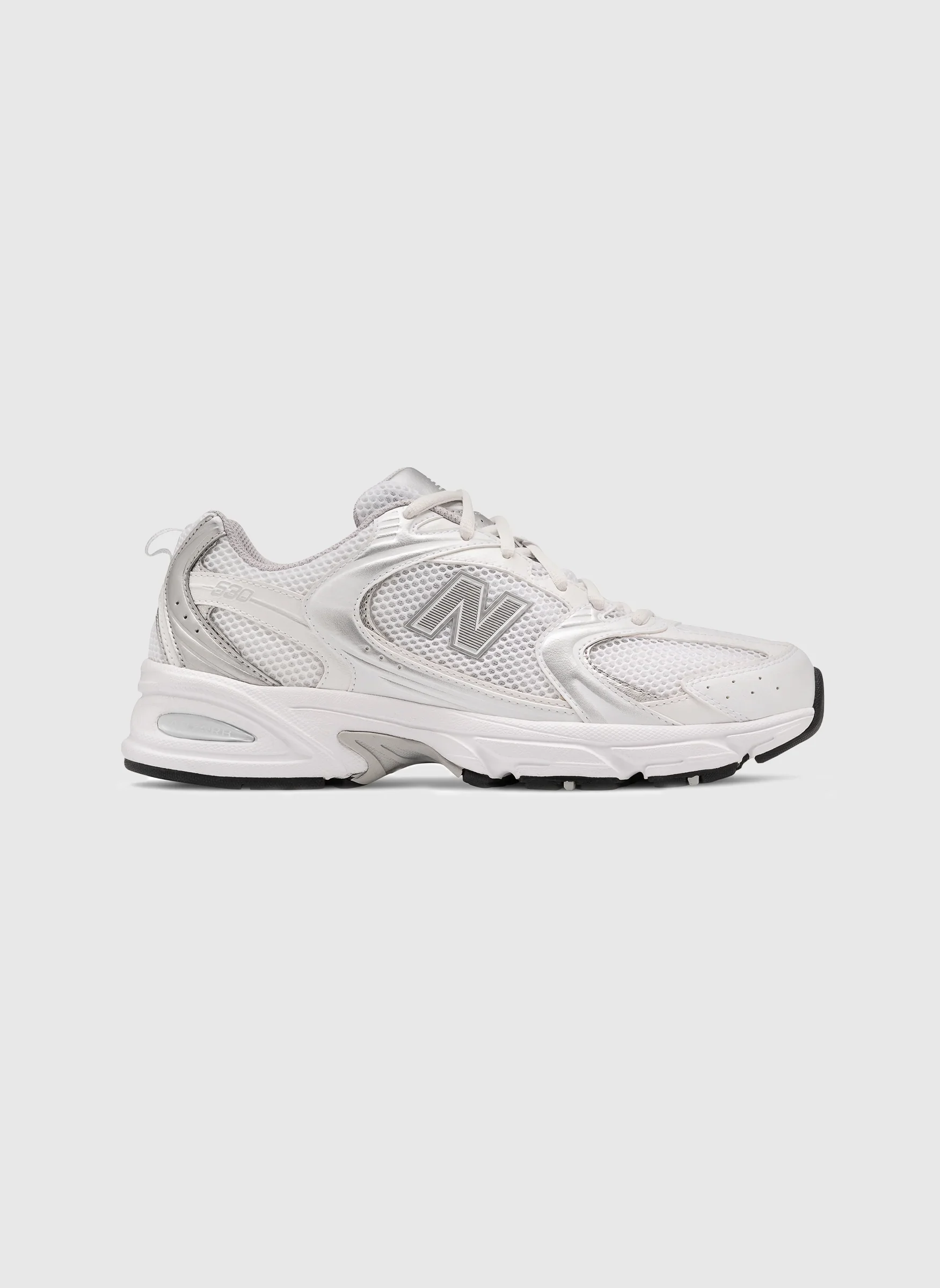 MR530 - White/Silver Metallic